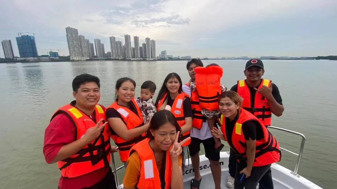 Straits Cruise photo 10