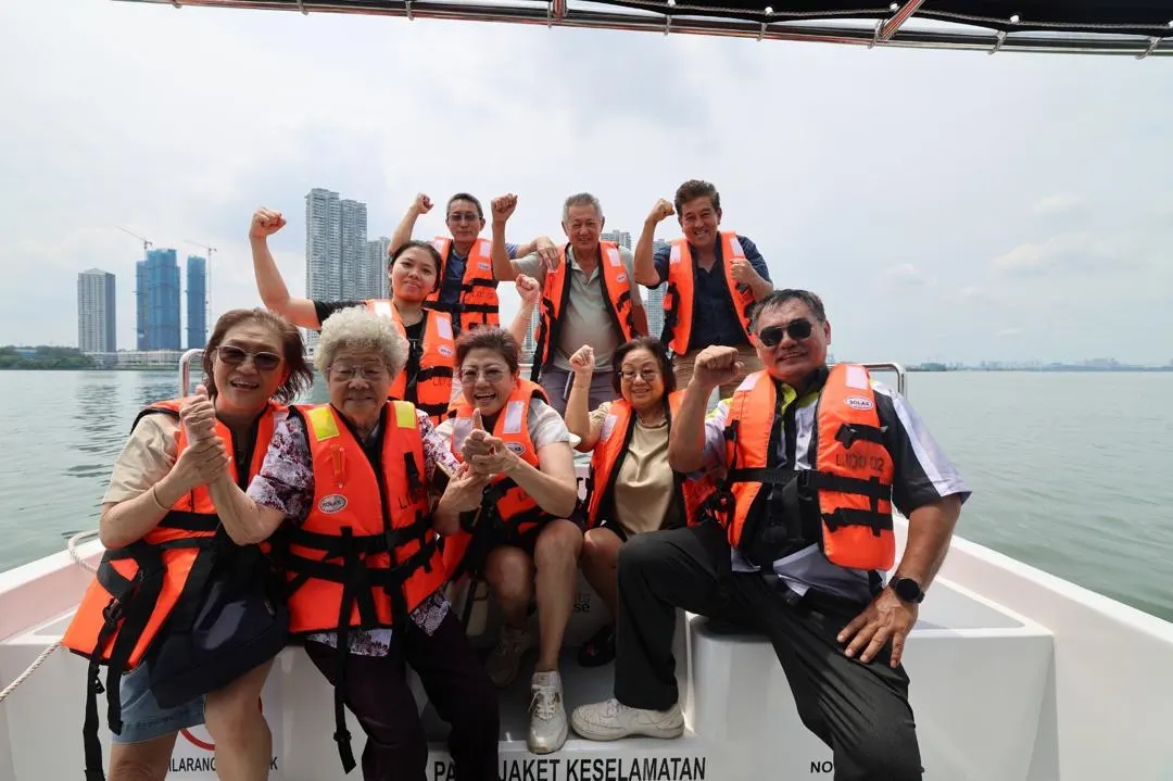 Straits Cruise photo 7
